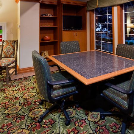 Wyndham Garden Anchorage Airport Hotel Екстериор снимка
