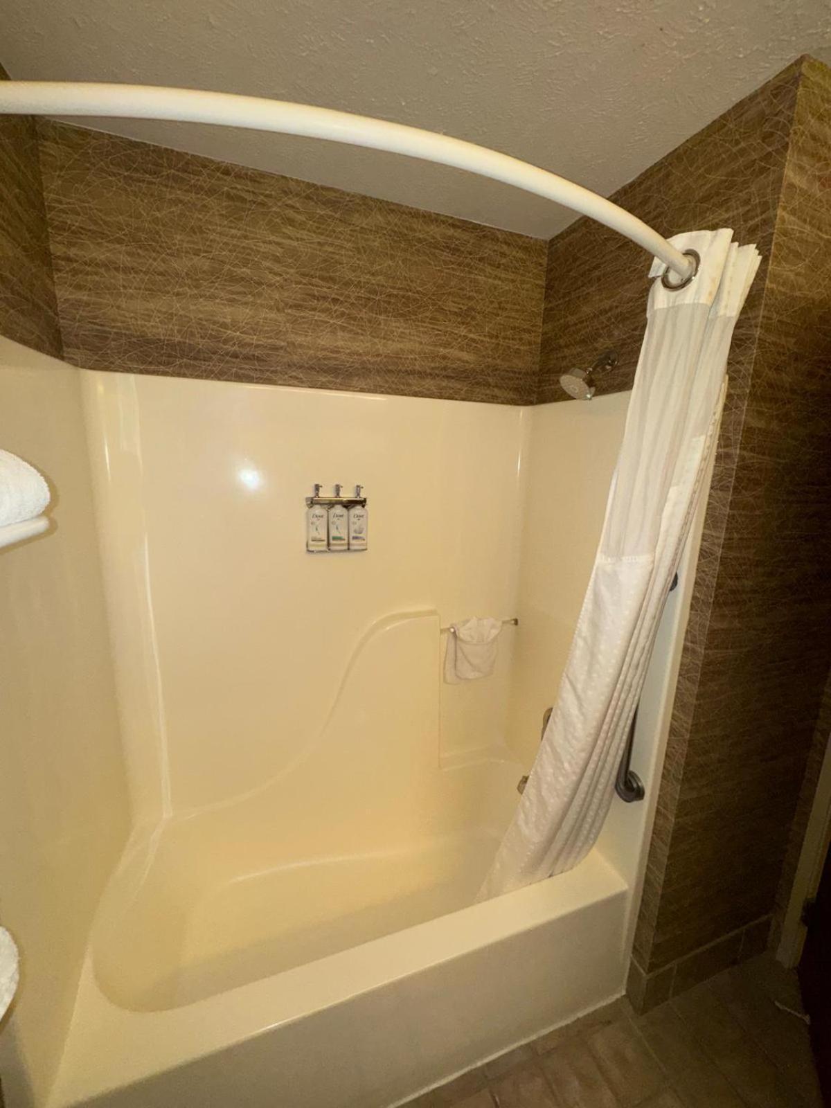 Wyndham Garden Anchorage Airport Hotel Екстериор снимка