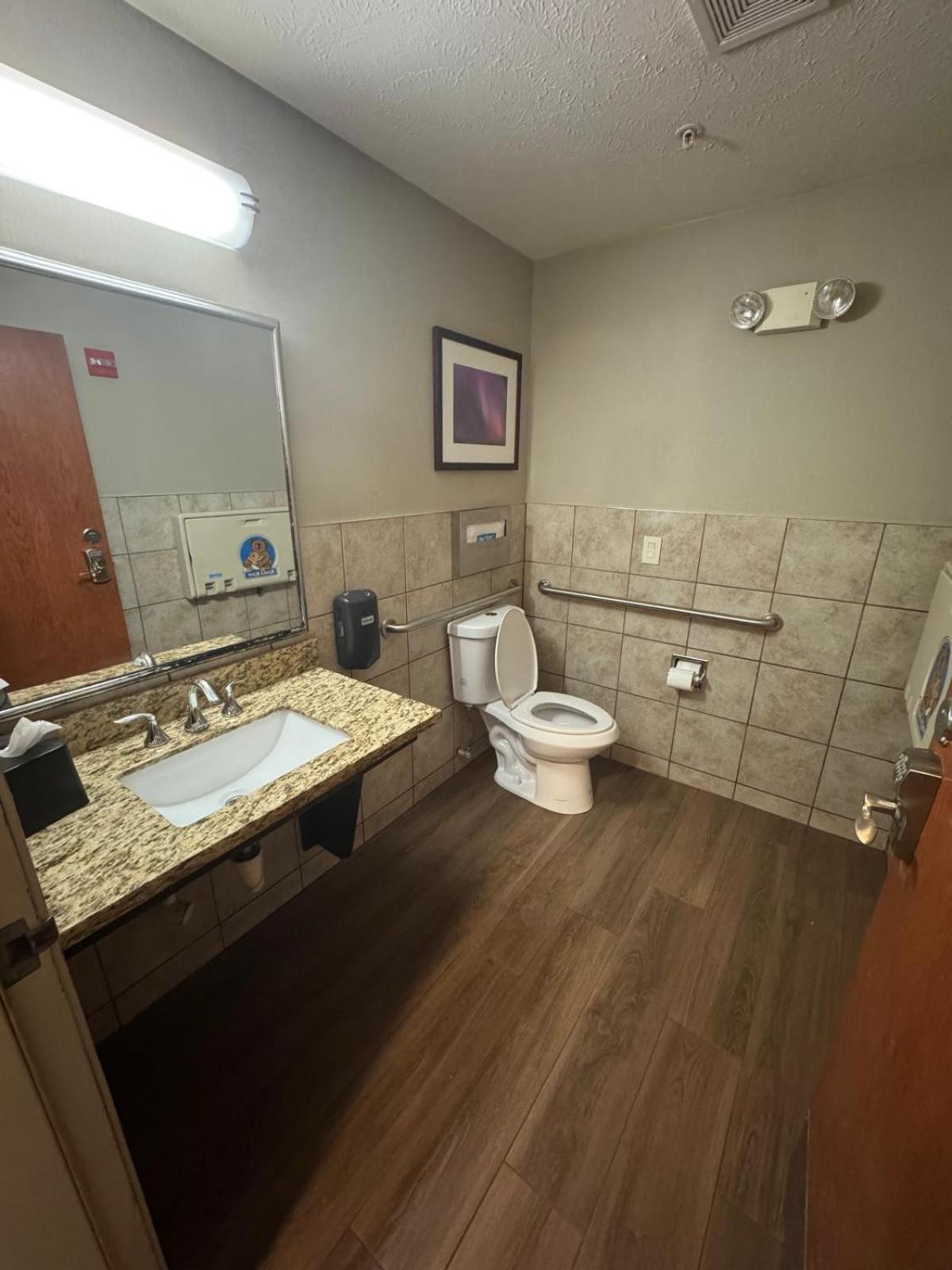 Wyndham Garden Anchorage Airport Hotel Екстериор снимка