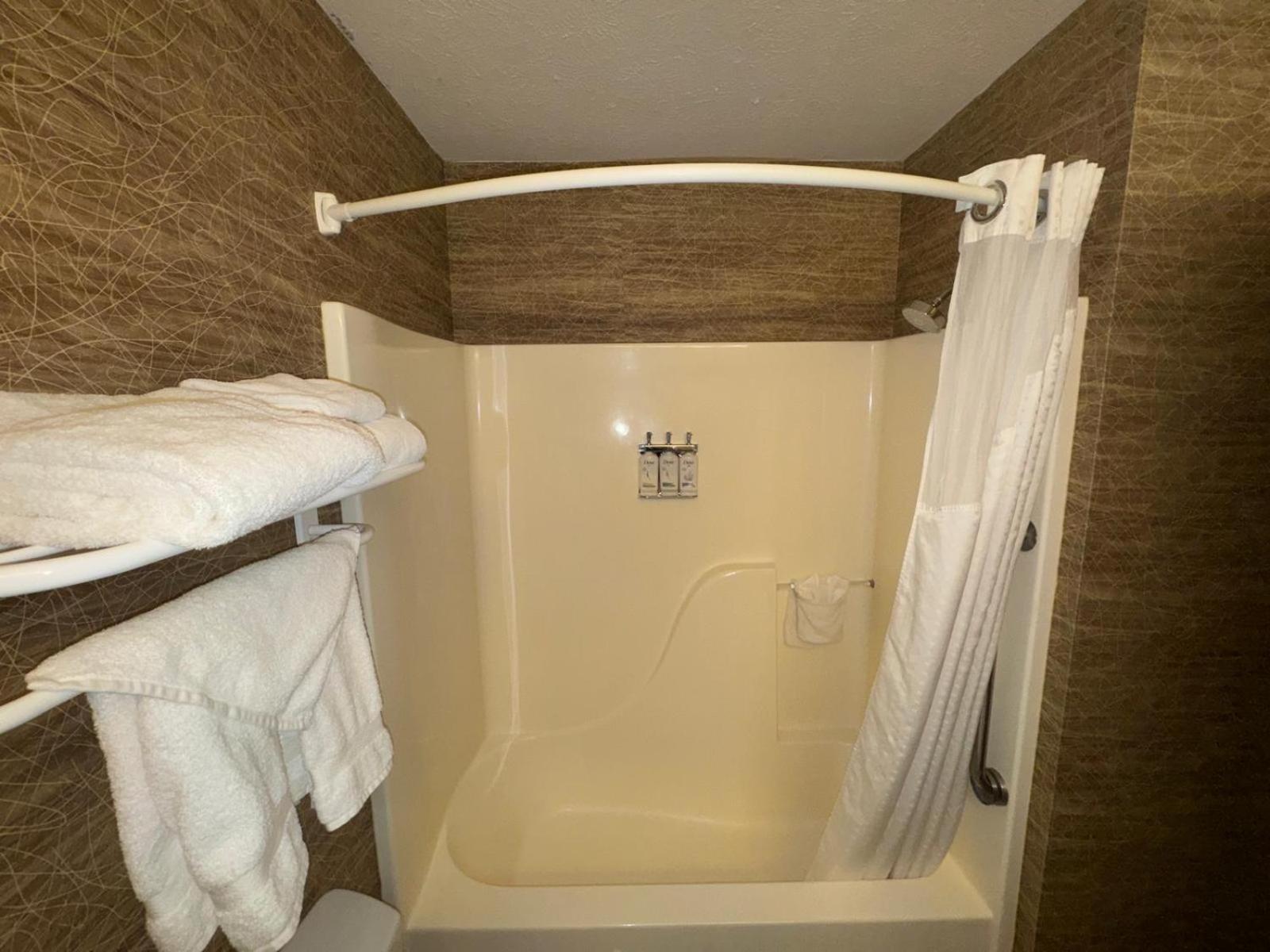 Wyndham Garden Anchorage Airport Hotel Екстериор снимка