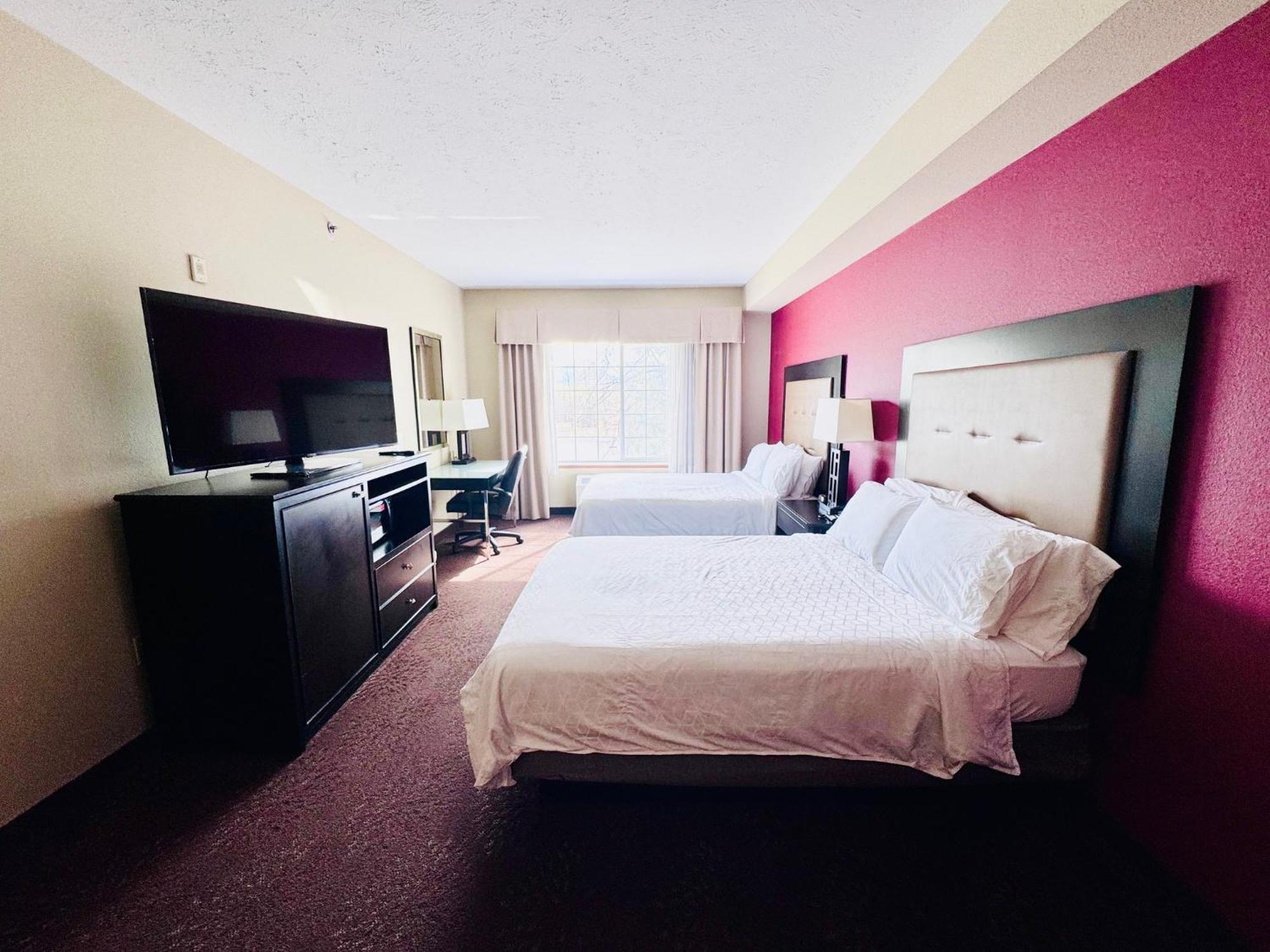 Wyndham Garden Anchorage Airport Hotel Екстериор снимка