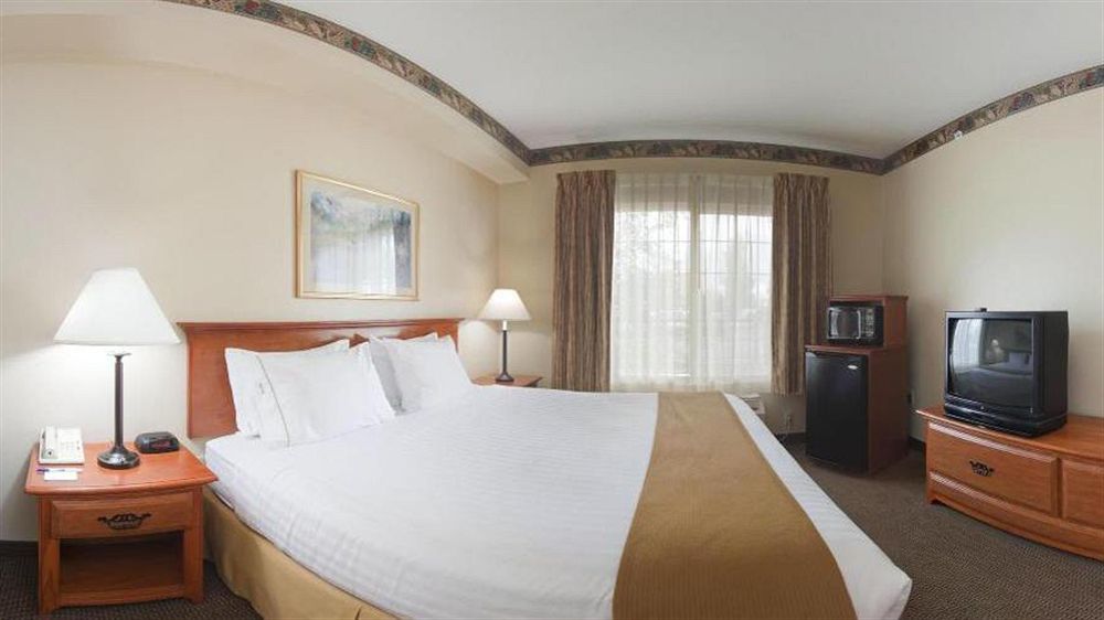 Wyndham Garden Anchorage Airport Hotel Екстериор снимка
